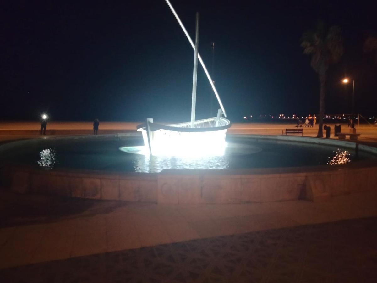 バレンシアHabitacion Frente A Playa De La Malvarrosaアパートメント エクステリア 写真
